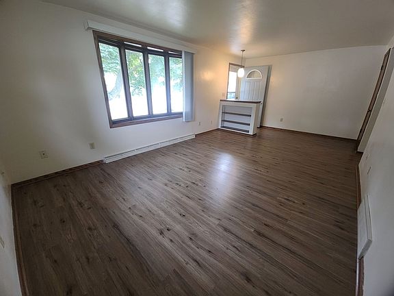4th image of 1225-1227 Primrose Ln #1225