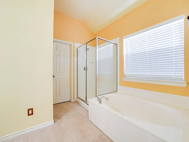 9724 Water Tree Dr — Photo 16