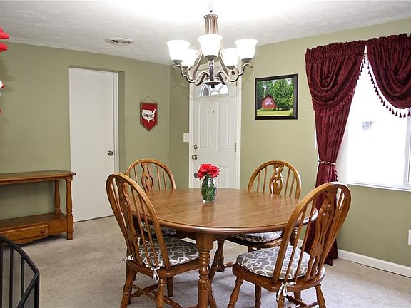 2nd image of 6070 Hyde St