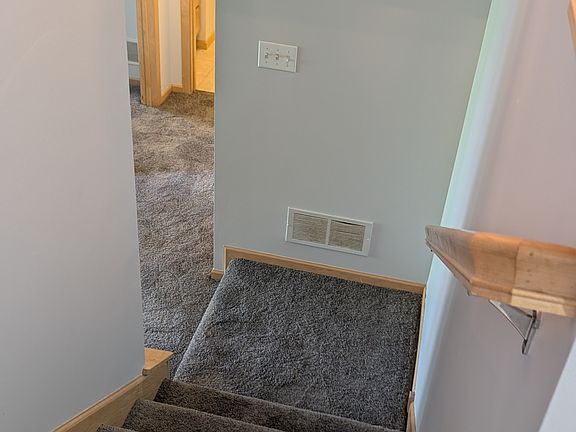 4th image of 15361 Foster Dr N