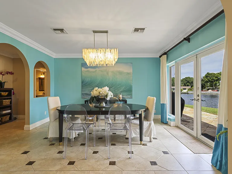 1925 Coral Gardens Dr — Photo 13