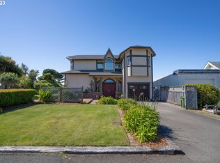 960 Ocean Dr SW, Bandon, OR 97411