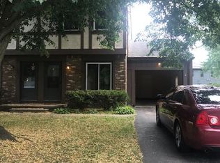 6833 Woodlake Dr, Toledo, OH 43617