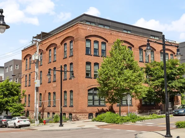 161 St Paul Street #102, Burlington, VT 05401