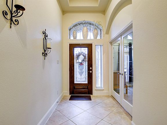 4th image of 194 Climbing Oaks Pl