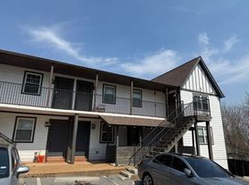 517 Veritas St