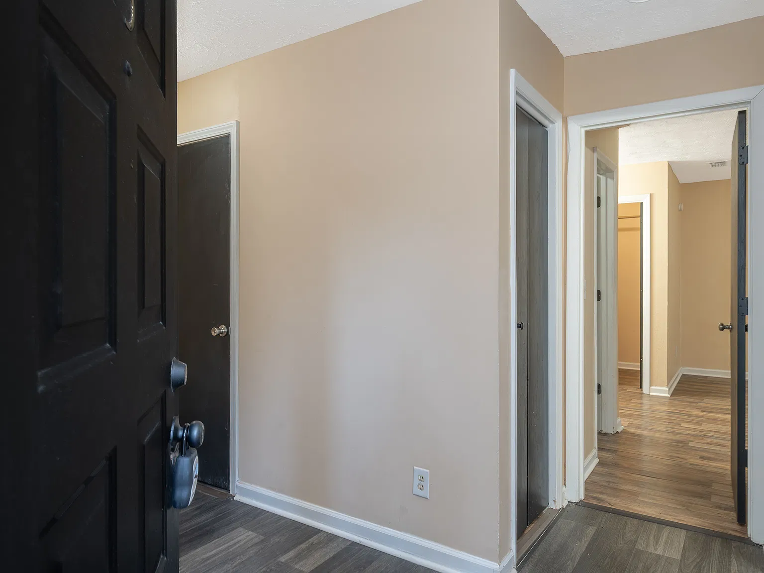 1021-3 Wood Creek Drive - EB — Photo 4