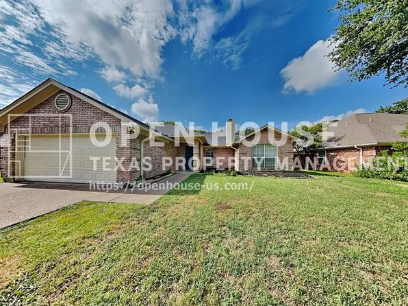 6880 Hickory Hollow Ln, North Richland Hills, TX 76182