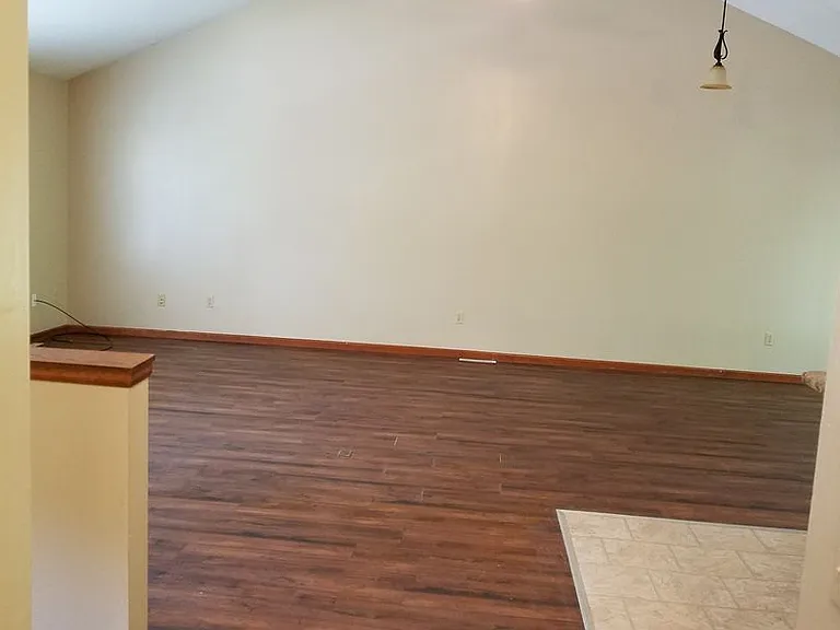 2305 Primrose Dr — Photo 3