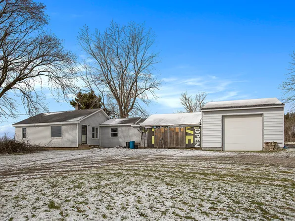 13193 S Mason Dr, Grant, MI 49327