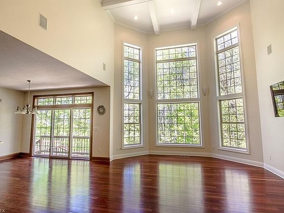 5th image of 10275 Laydon Ln