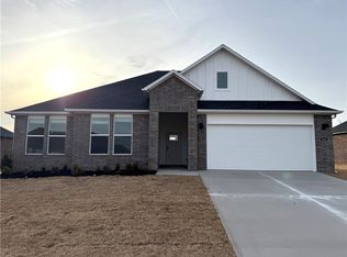 545 W Canada Dr, Farmington, AR 72730