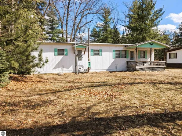 5701 W Cedar Circle Dr, Prescott, MI 48756