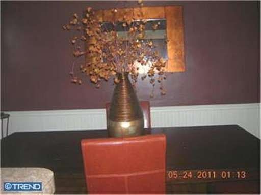 3rd image of 208 E Essex Ave