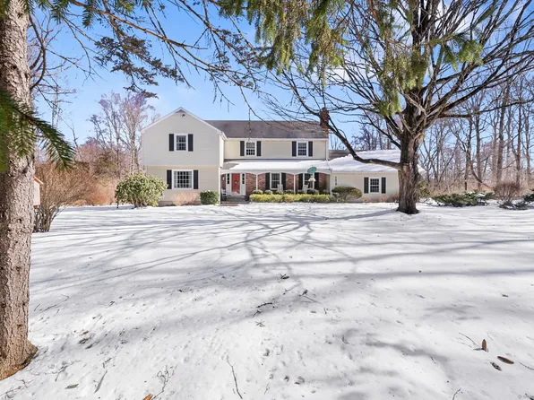 150 Tackora Trail, Ridgefield, CT 06877