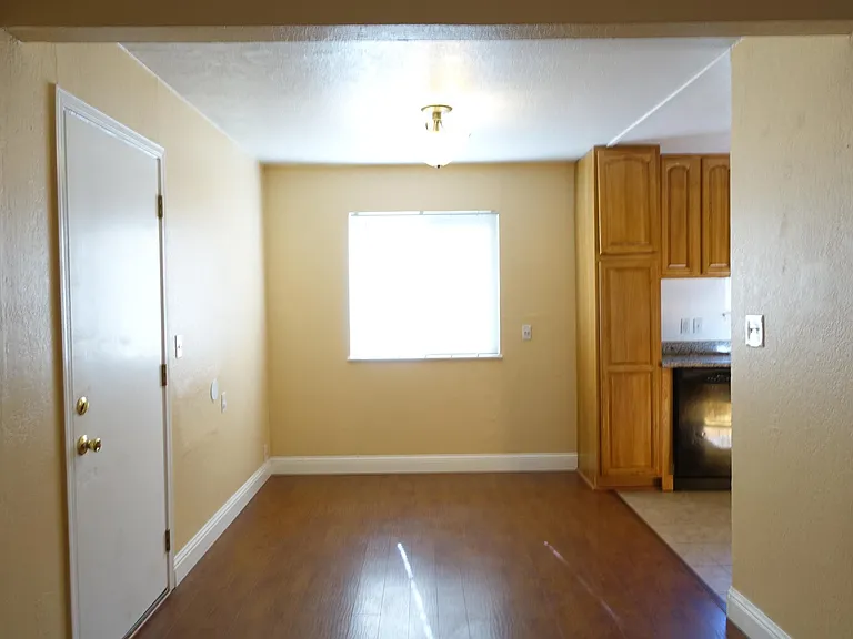 6712 Admiral Ave — Photo 11