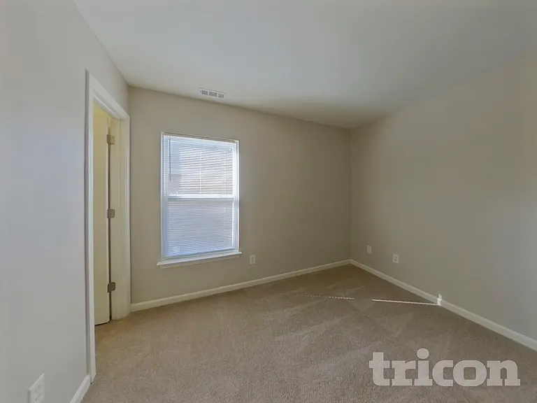 345 Hunslet Cir — Photo 14