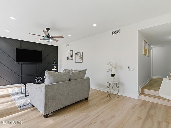 4th image of 7602 LAS PALMAS Way #181