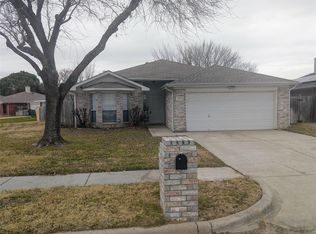 5827 Rock Meadow Trl, Arlington, TX 76017