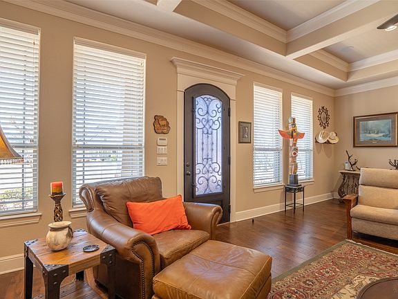 5th image of 300 Turner Cir