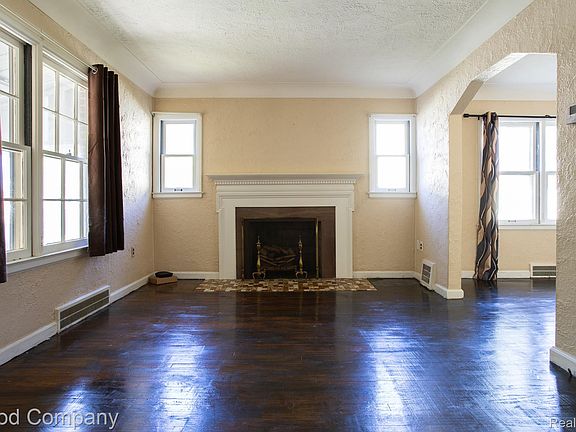 4th image of 723 Pine St