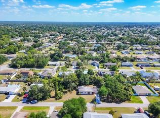 2538 Lakeshore Cir, Pt Charlotte, FL 33952