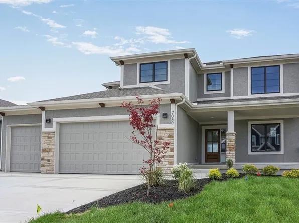 7080 NW Forest Lakes Dr, Kansas City, MO 64152