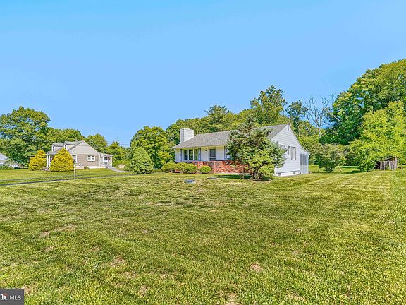 4th image of 1009 Trimble Rd