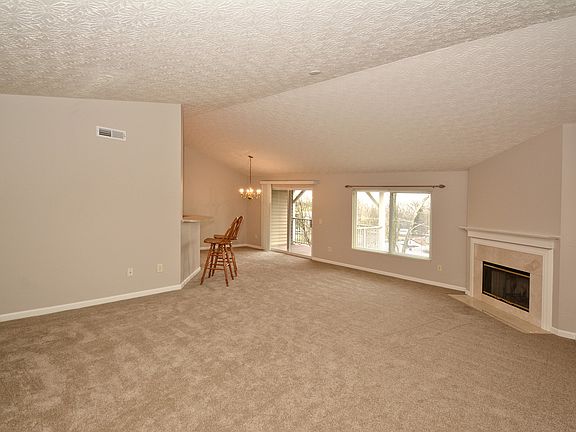5th image of 820 Southmeadow Cir Unit 303