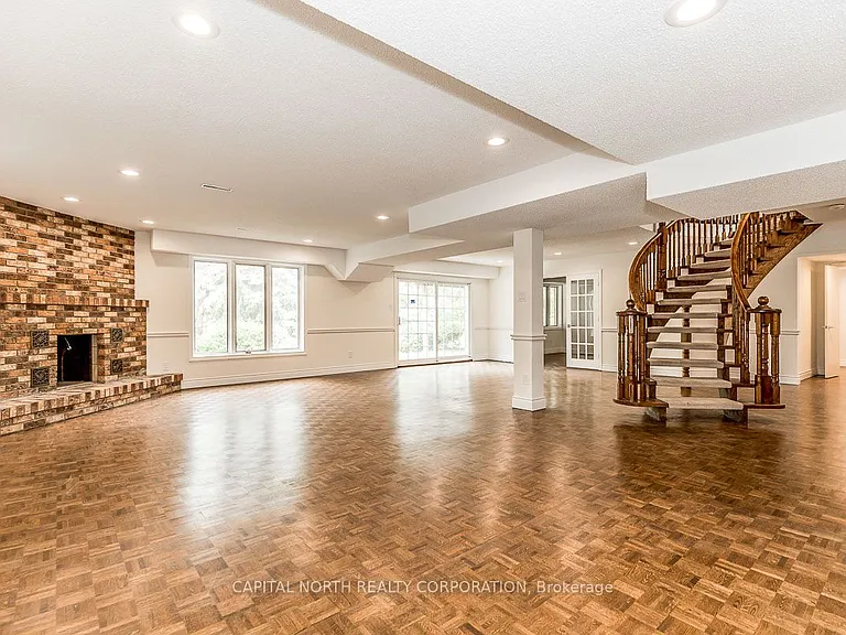 4 Prescott Ct — Photo 33