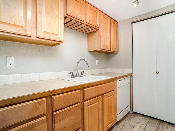 5th image of 12023 100th Ave NE #B6