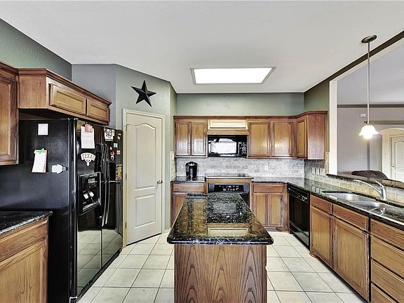 4th image of 1732 Colorado Dr