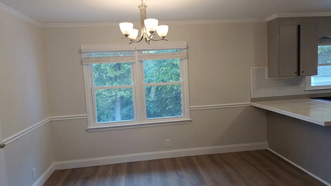 4 bed, 2.5 bath, 2160 sqft, $3,350 — Photo 4