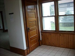 5th image of 206 1st Ave E