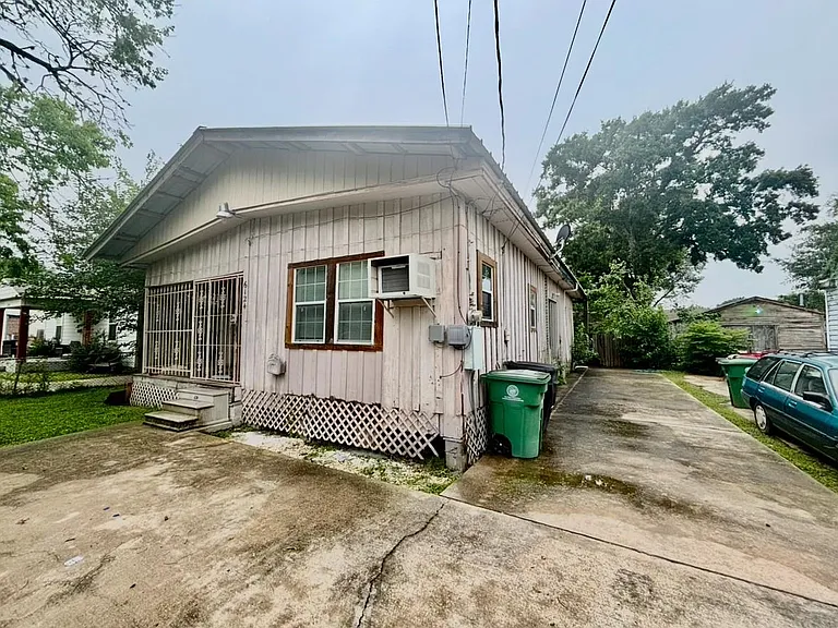 6124 Goforth St — Photo 2