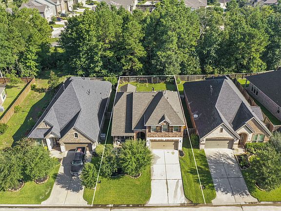 2nd image of 170 Climbing Oaks Pl