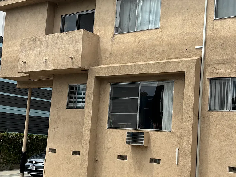 1928 Carmen Ave #10 — Photo 11
