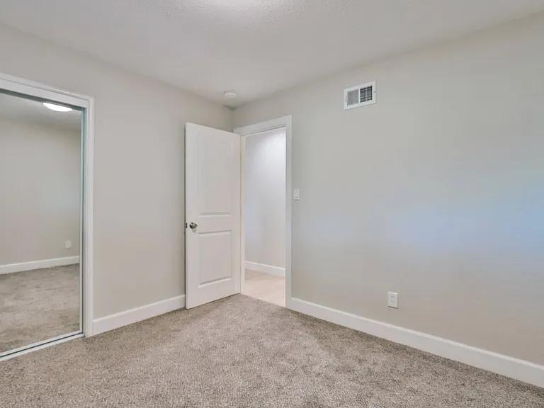 8257 Lake Forest Dr — Photo 22