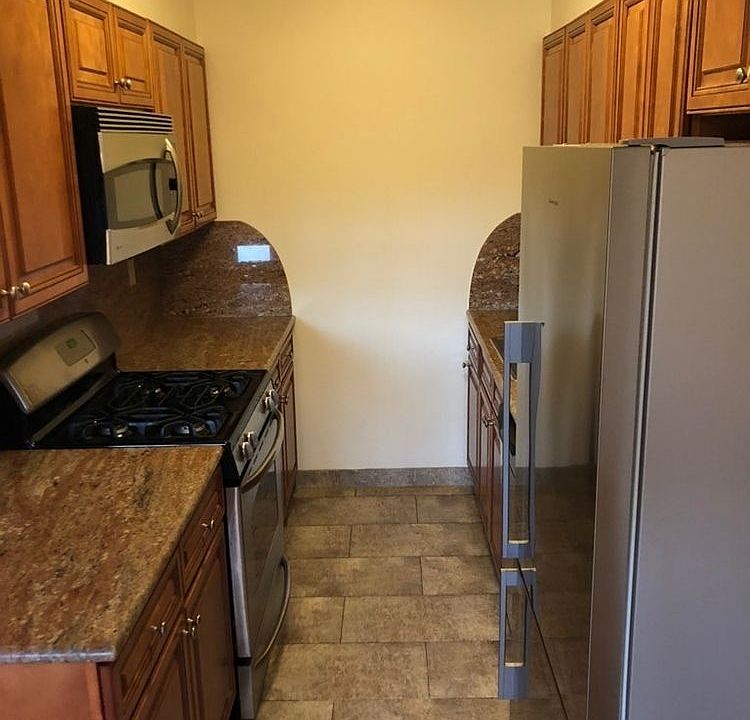 1st image of 2843 37th St APT 2F
