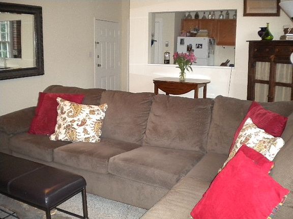 3rd image of 2401 E Franklin St APT 202