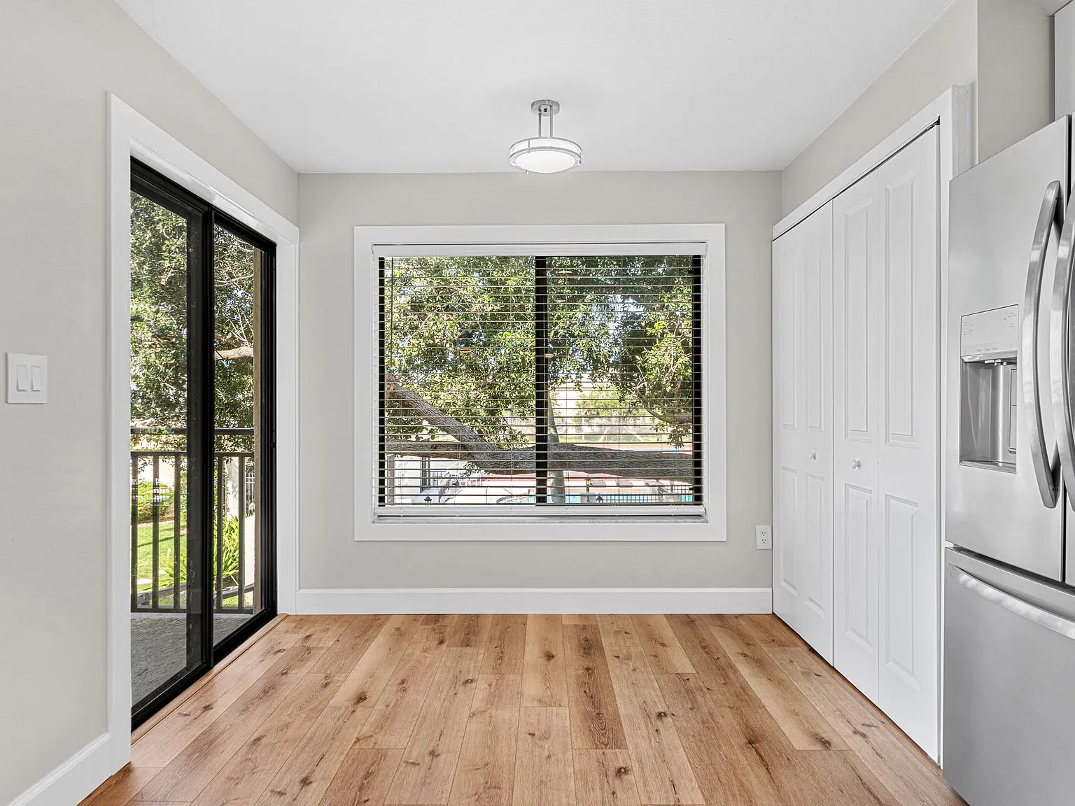 2 bed, 888 sqft, $1,850 — Photo 3