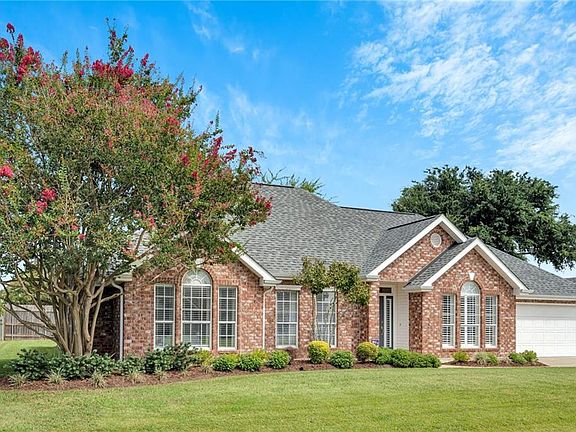 2nd image of 106 Dogwood Dr