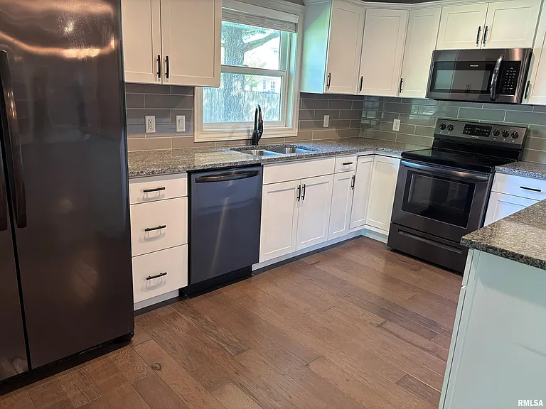 90 Pinehurst Dr — Photo 5