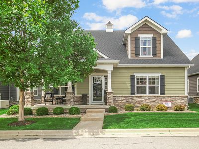 814 Haymarket Cir, Crown Point, IN, 46307