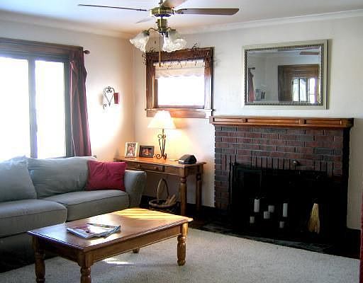 2nd image of 524 E Greenlawn Ave