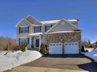 34 Carnation Rd, Monroe Township, NJ 08831