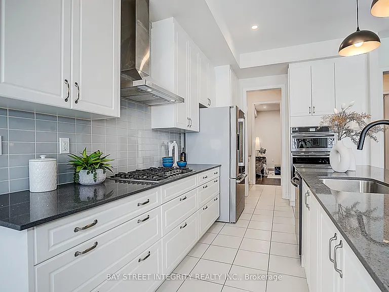 38 Settlers Rd E — Photo 7