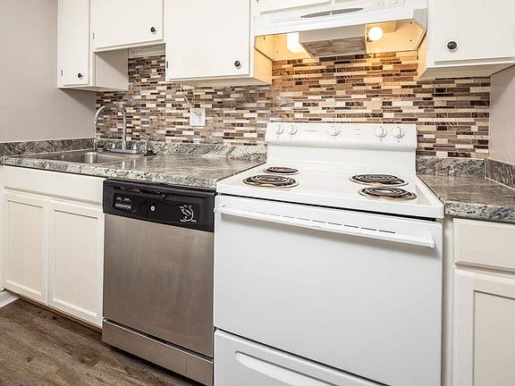 5th image of 1898 Poplar Woods Cir E
