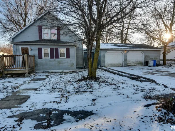 409 Monroe St, Nokomis, IL 62075