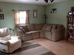 3rd image of 525 Brewster St